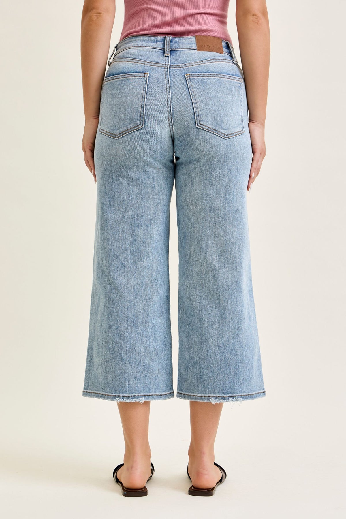 Judy Blue Mid Rise Light Wash Wide Crop Jeans - Inseam 24 1/2