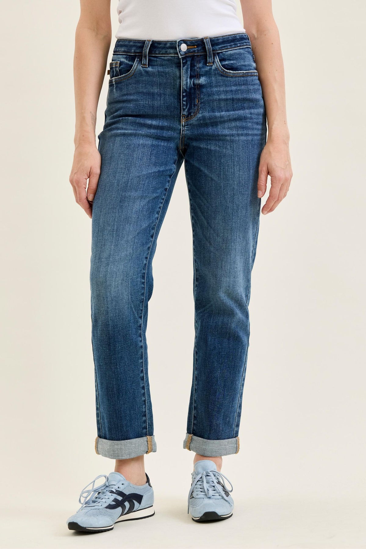 Judy Blue Mid Rise Billie Boyfriend Jeans – Everyday Indigo