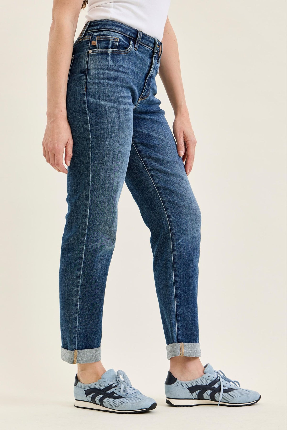 Judy Blue Mid Rise Billie Boyfriend Jeans – Everyday Indigo