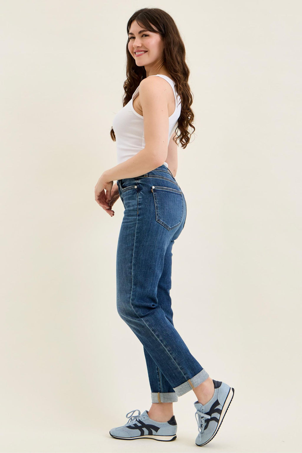 Judy Blue Mid Rise Billie Boyfriend Jeans – Everyday Indigo